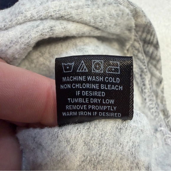 New England Patriots Hoodie Woman’s Large Gray Pullover Hooded Sweatshirt NFL - Picture 6 of 6